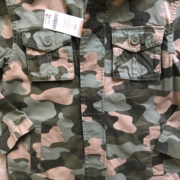 GYMBOREE BOYS SIZE 5-6 CAMO LIGHT WEIGHT JACKET - Picture 3 of 4